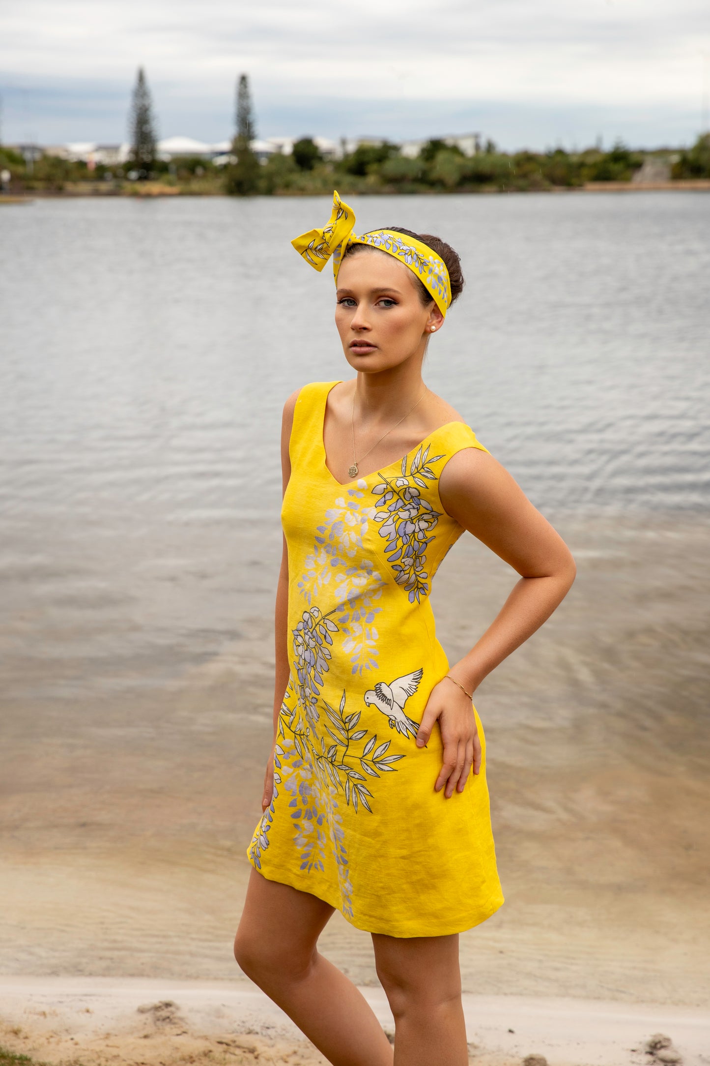 Wisteria & Lorikeet V Neckline Sleeveless Shift Dress
