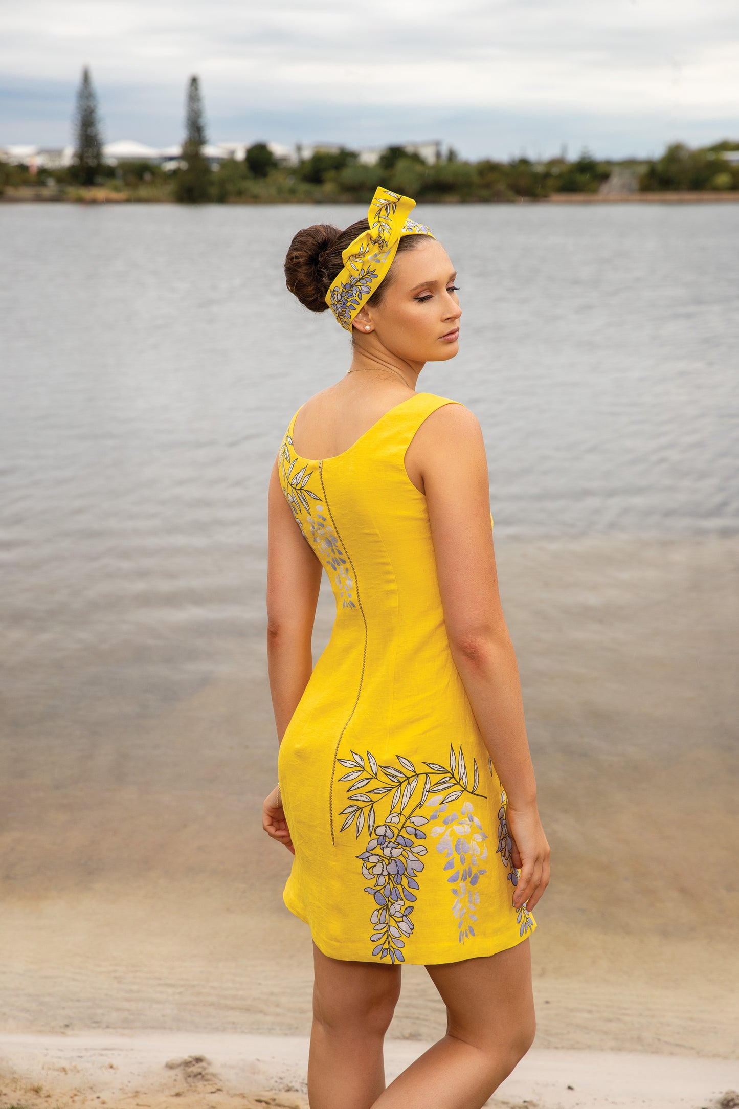 Wisteria & Lorikeet V Neckline Sleeveless Shift Dress